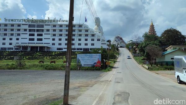 Kuil dengan Rumah Sakit dan Beras jadi Simbol Sumbangannya