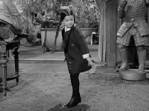 Lisa Loring sebagai Wednesday Addams dalam The Addams Family (1964).