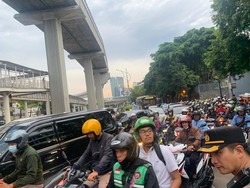 Ada Demo Bela Al-Quran di Kedubes Belanda, Lalin Jalan Rasuna Said Macet