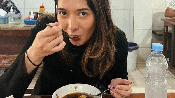 Marchella FP, Teman Dekat Ariel Noah yang Hobi Kulineran