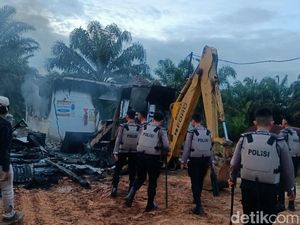Terduga Pencuri Sawit Tewas Ditembak Picu Amukan Massa, 2 Polisi Diperiksa Terduga Pencuri Sawit Tewas Ditembak Picu Amukan Massa, 2 Polisi Diperiksa
