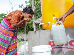 Relawan Ganjar Bangun Penampungan Air & Pasang Pompa di Desa Tuapukas