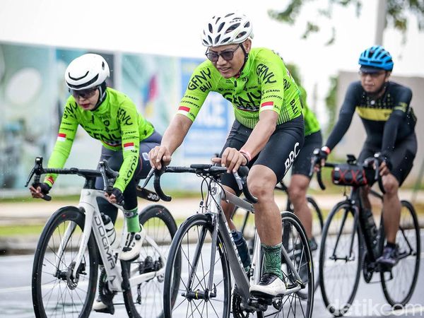 Pecinta Roadbike Hijaukan PIK