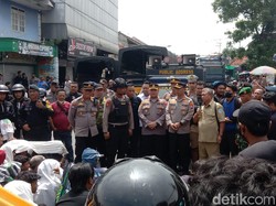 Ratusan Pesilat Luruk Polsek Babat Tuntut Polisi Tangkap Pembacok Rekannya