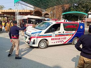 Ledakan di Masjid Pakistan Targetkan Polisi, Korban Tewas Jadi 28 Orang Ledakan di Masjid Pakistan Targetkan Polisi, Korban Tewas Jadi 28 Orang