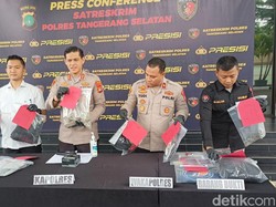 Polisi: Pelemparan Batu ke Bus Persis Solo Dipicu Dendam Suporter Persita