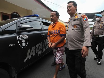 Potret Eks Walkot Blitar Samanhudi Berbaju Tahanan