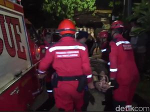 Pria di Makassar Ngamuk-Naik ke Atap Rumah, Ngaku Dapat Bisikan Gaib Pria di Makassar Ngamuk-Naik ke Atap Rumah, Ngaku Dapat Bisikan Gaib