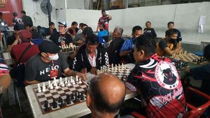 Puluhan Orang Ikuti Turnamen Catur BMI Jakarta