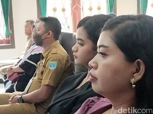 Putri Hadirkan Saksi Buktikan Pernikahan dengan Ganda Tak Main-main Putri Hadirkan Saksi Buktikan Pernikahan dengan Ganda Tak Main-main