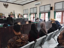 Perseteruan Ganda-Putri Belum Tuntas, Sidang Perdata Rp 3 M Masih Bergulir