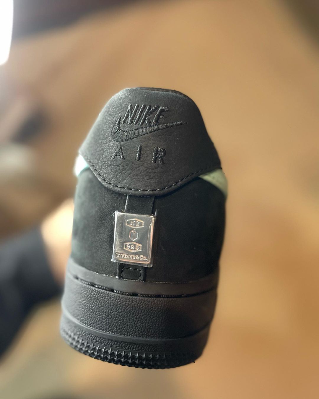 Sneakers diduga koleksi Nike x Tiffany & Co.