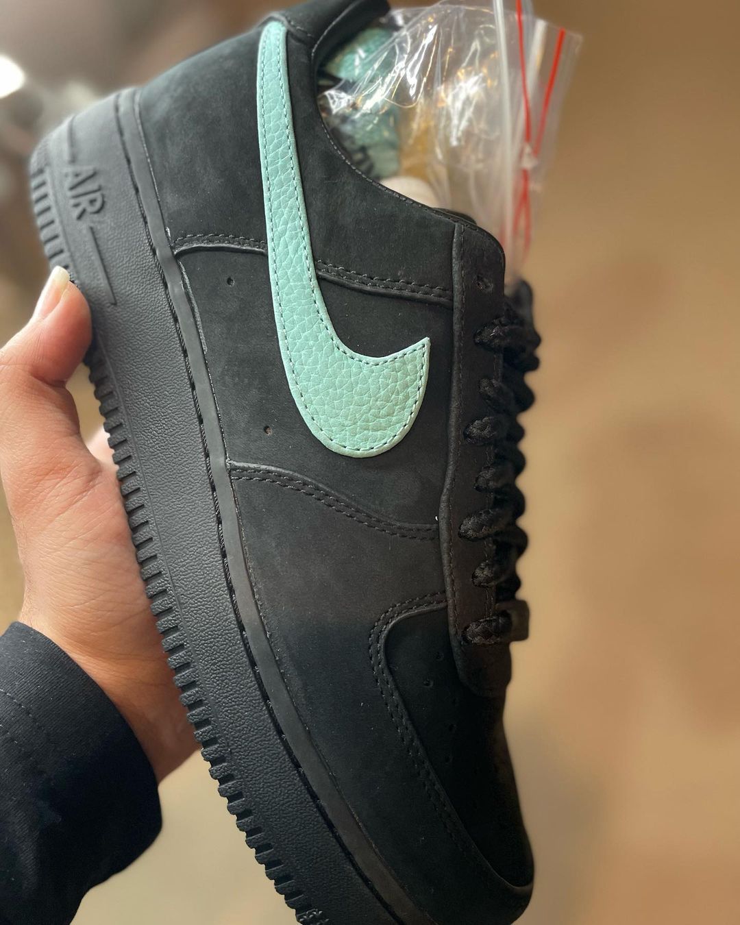 Sneakers diduga koleksi Nike x Tiffany & Co.