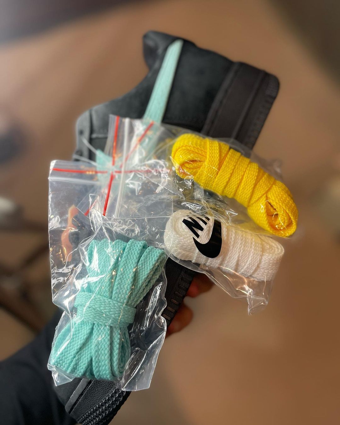 sneakers diduga Nike x Tiffany & Co.