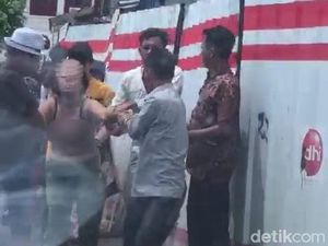 Viral Wanita Setengah Bugil Diarak di Jembatan Ampera, Ini Kata Polisi Viral Wanita Setengah Bugil Diarak di Jembatan Ampera, Ini Kata Polisi