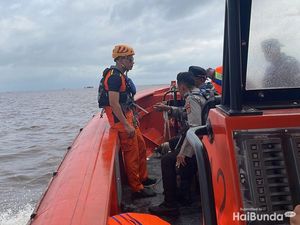 Mesin Kapal Mati, 2 Nelayan di Jambi Dilaporkan Hilang Mesin Kapal Mati, 2 Nelayan di Jambi Dilaporkan Hilang