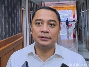 Walkot Eri Marah Besar Temukan 2 Kasus Pungli Dilakukan ASN Walkot Eri Marah Besar Temukan 2 Kasus Pungli Dilakukan ASN