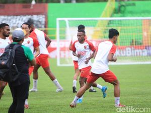 Peluang Duet Duo Papua Gunansar-Yakob saat PSM Jamu Rans FC di BJ Habibie Peluang Duet Duo Papua Gunansar-Yakob saat PSM Jamu Rans FC di BJ Habibie