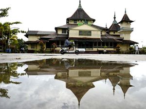Yuk Lihat Kompleks Istana Kesultanan Alwatziekhoebillah Sambas