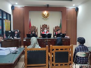 Hakim Heran Mahasiswa IPB Bisa Tertipu Siti Aisyah Ratusan Juta Rupiah Hakim Heran Mahasiswa IPB Bisa Tertipu Siti Aisyah Ratusan Juta Rupiah