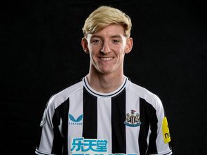 Liverpool Tanya-tanya soal Anthony Gordon