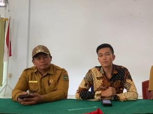 Apip Diapit Kades, Minta Maaf Karena Konten Kritik Masa Jabatan 9 Tahun Apip Diapit Kades, Minta Maaf Karena Konten Kritik Masa Jabatan 9 Tahun