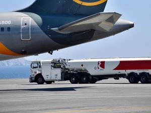 8 Jenis Bahan Bakar Pesawat yang Sering Digunakan