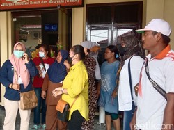 Merasa Ditipu, Belasan Warga Indramayu Polisikan Bos Arisan Bodong