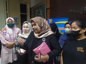 Ditipu Arisan Bodong Selebgram, 48 Emak-emak di Palembang Lapor Polisi Ditipu Arisan Bodong Selebgram, 48 Emak-emak di Palembang Lapor Polisi