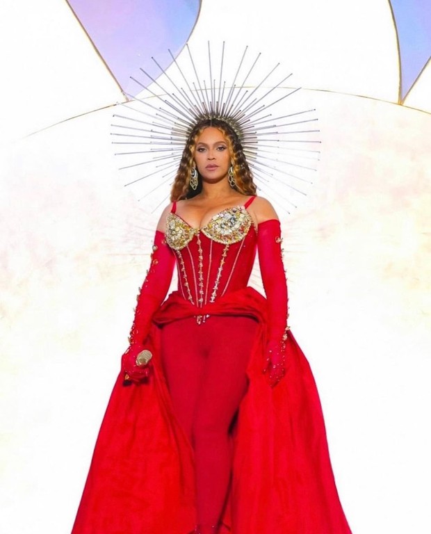 Foto: instagram.com/nicolasjebran Outfit Beyoncé karya Nicolas Jebran/