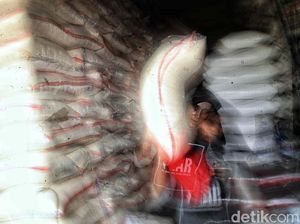 Gawat! Stok Beras di Pasar Cipinang Jakarta Menipis