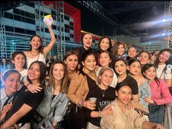 7 Gaya Geng Cendol Nia Ramadhani Nonton Konser Sheila On 7, Stylish Bak ABG 7 Gaya Geng Cendol Nia Ramadhani Nonton Konser Sheila On 7, Stylish Bak ABG