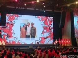 Jokowi Hadiri HUT PSI ke-8, Kader Riuh Menyambut Hangat