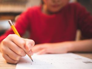 Contoh Teks Diskusi: Pengertian, Struktur dan Unsur Kebahasaan Contoh Teks Diskusi: Pengertian, Struktur dan Unsur Kebahasaan