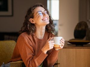 Tak Cuma Nikmat, Kopi Dicampur Susu Soya Bikin Awet Muda Lho!