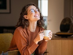 Tak Cuma Nikmat, Kopi Dicampur Susu Soya Bikin Awet Muda Lho!