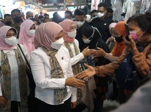 Momen Iriana Jokowi Belanja Batik di Pasar Beringharjo