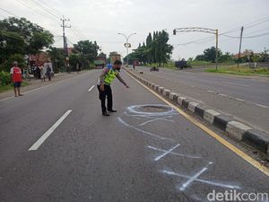 Jalan Berlubang di Lamongan Bikin Nyawa Biker Melayang Jalan Berlubang di Lamongan Bikin Nyawa Biker Melayang