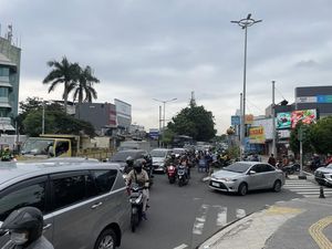 Keluhan Pengendara Kena Macet Makin Parah di Jalan Panjang Jakbar