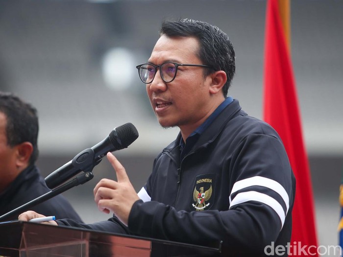Komite Pemilihan PSSI mengumumkan Daftar Calon Sementara (DCS) menyisakan 75 orang. Beberapa nama tidak lolos, salah satunya Bambang Pamungkas.