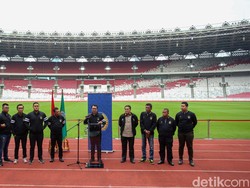 Ketua Komite Pemilihan pengurus baru PSSI Amirul Burhanuddin memberikan keterangan terkait daftar calon pengurus baru PSSI di Stadion Gelora Bung Karno, Jakarta, Selasa (31/1/2023).