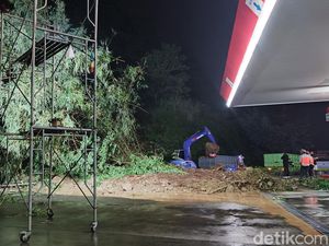 Longsor di Rest Area 429A Tol Semarang-Solo, Pembersihan Dikebut Malam Ini