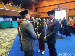 Sandiaga Lantik Pejabat Kemenparekraf: Orang Baru, Pede Hadapi Target Baru