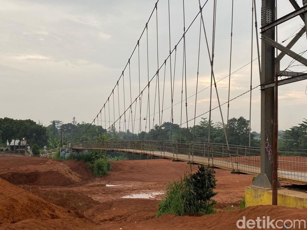 Warga Jelaskan Asal-usul Sungai di Depok yang Diviralkan Digusur Proyek Warga Jelaskan Asal-usul Sungai di Depok yang Diviralkan Digusur Proyek