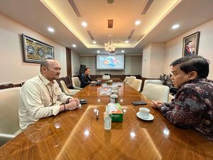 MA dan BPHN Sepakat Kades Bisa Berperan Jadi Hakim Perdamaian di Desa MA dan BPHN Sepakat Kades Bisa Berperan Jadi Hakim Perdamaian di Desa