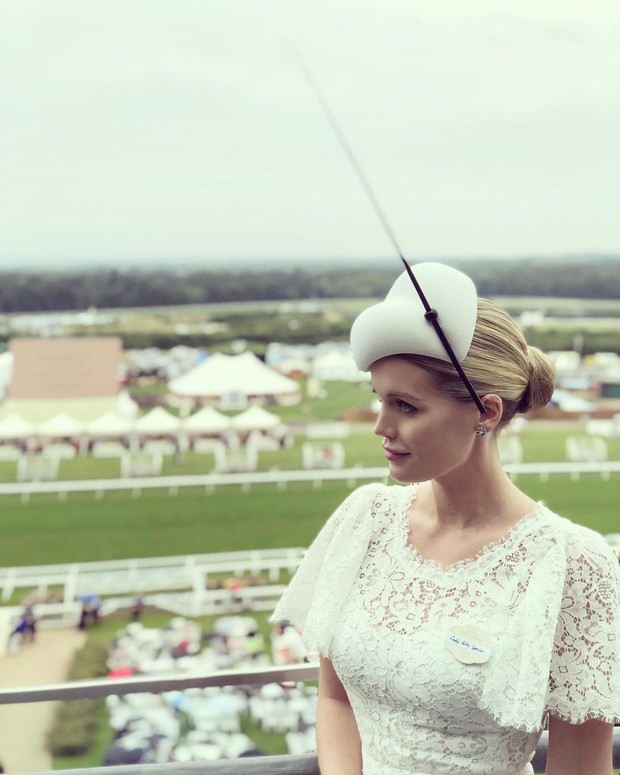 Fesyen Kitty Spencer yang terlihat menawan saat menghadiri acara formal kerajaan.