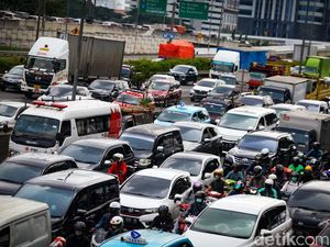 Sabar Gaes, Lalin Cilandak Arah Fatmawati Macet Pagi Ini Sabar Gaes, Lalin Cilandak Arah Fatmawati Macet Pagi Ini