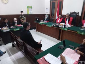 Kasus Mahasiswa Dipukul Tongkat Baseball: Saya Minta Tolong Teman Videokan Kasus Mahasiswa Dipukul Tongkat Baseball: Saya Minta Tolong Teman Videokan