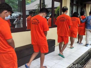 7 Orang Jadi Tersangka Demo Rusuh di Kantor Arema, Ini Perannya!