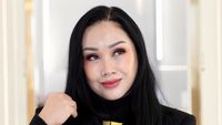 7 Penampilan Baru Titi DJ Pasca Oplas Anti Aging yang Capai Ratusan Juta